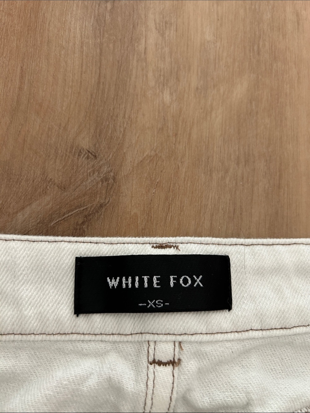 Like new - WHITE FOX White Denim Mini Skirt - Picture 2 of 6